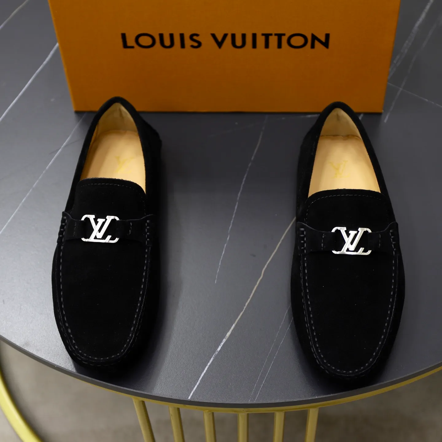 Ex-factory price: 480💰【LV】Louis Vuitton ⚠️High-end men’s driving and pedal series ⚠️38-44 (customized for 45) ⚠️All original cowhide leather! Thick and soft! Made entirely of calfskin lining! The latest non-slip beanie sole! Three-dimensional package technology! Fashionable and classic! Handicrafts! Original high quality! Feel free to compare!